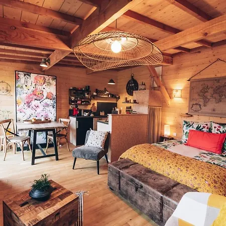 La Du Bon Chemin ,spa Guest house