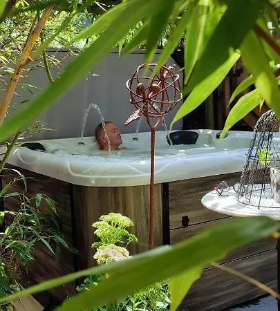 La Du Bon Chemin ,spa 게스트하우스 3*