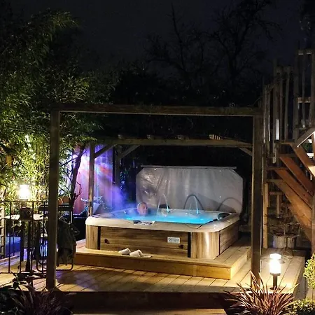 La Du Bon Chemin ,spa Guest house *
